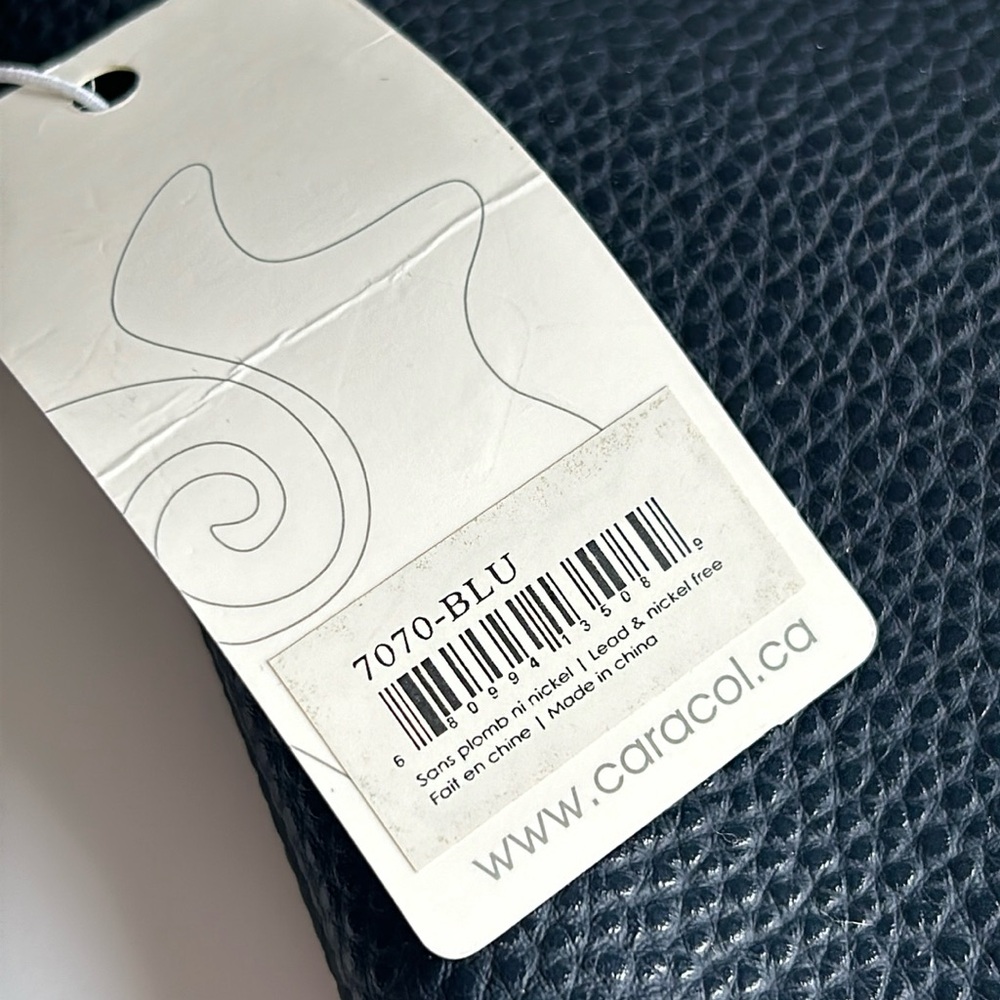 NWT Caracol Tote Bag in Navy Faux Pebbled Leather - Picture 4 of 8